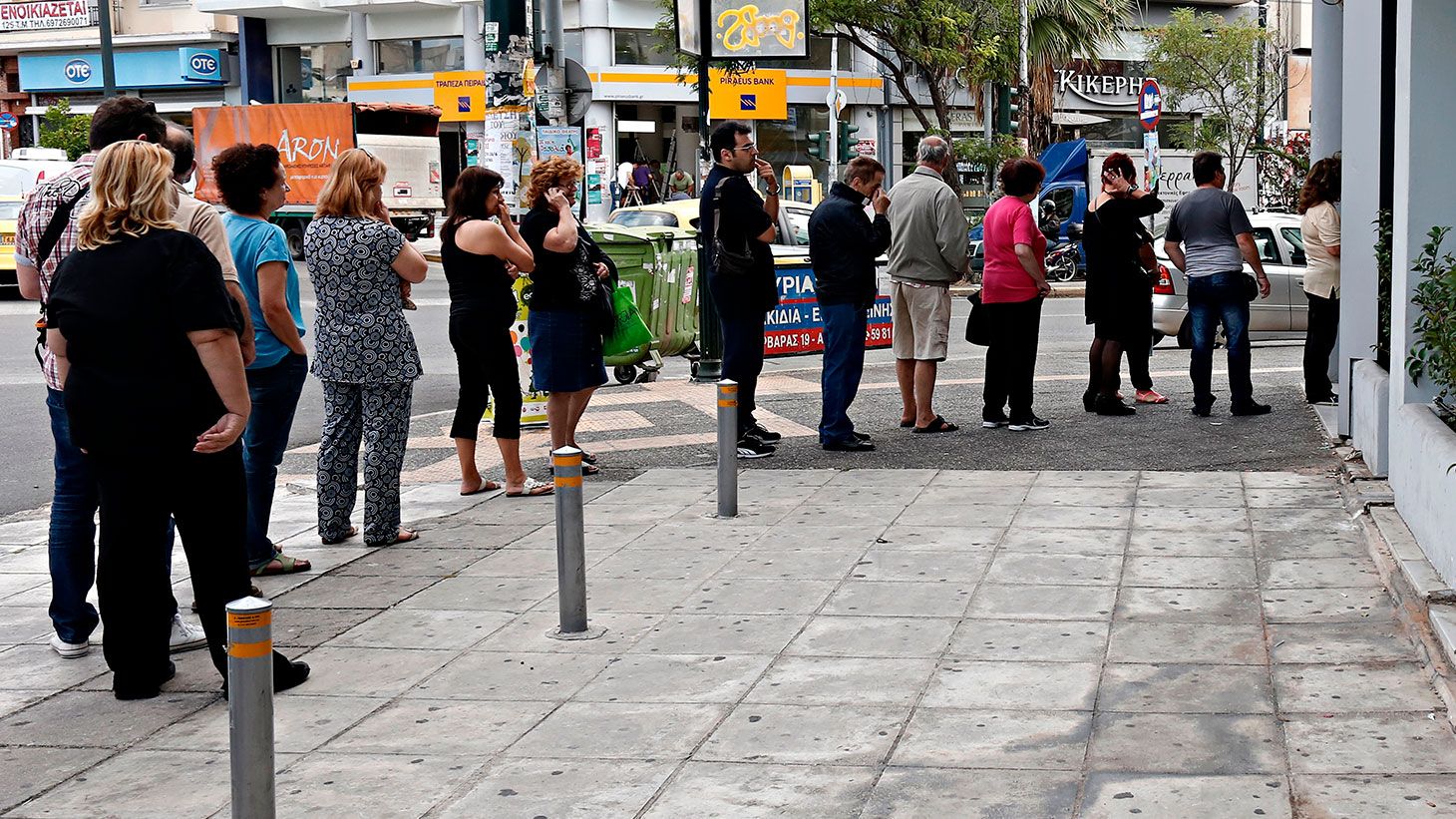 Fila de banco sale